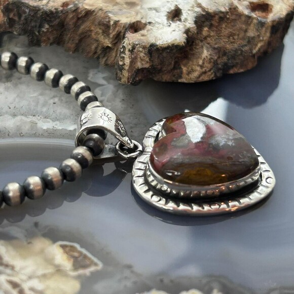 Sterling Silver Southwestern Style Sean Agate Heart Decorated Pendant For Women - Picture 3 of 10